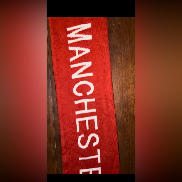 Manchester United scarf - Picture 5 of 11
